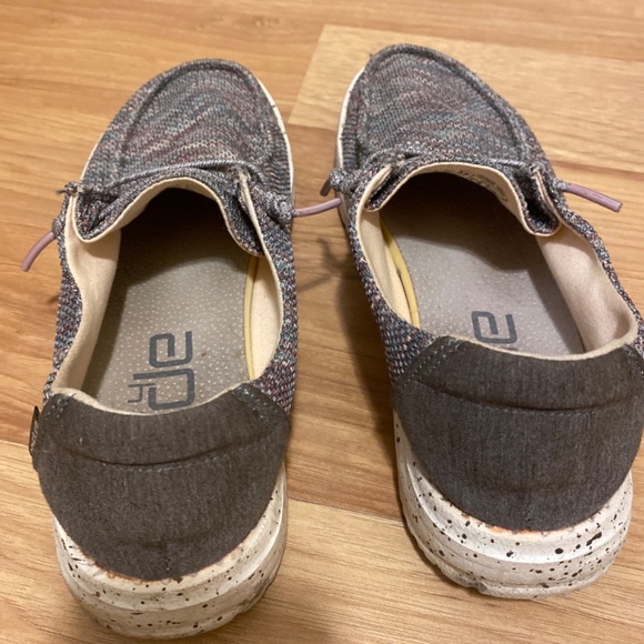 Women’s Hey Dude Wendy size 6 - Picture 3 of 5